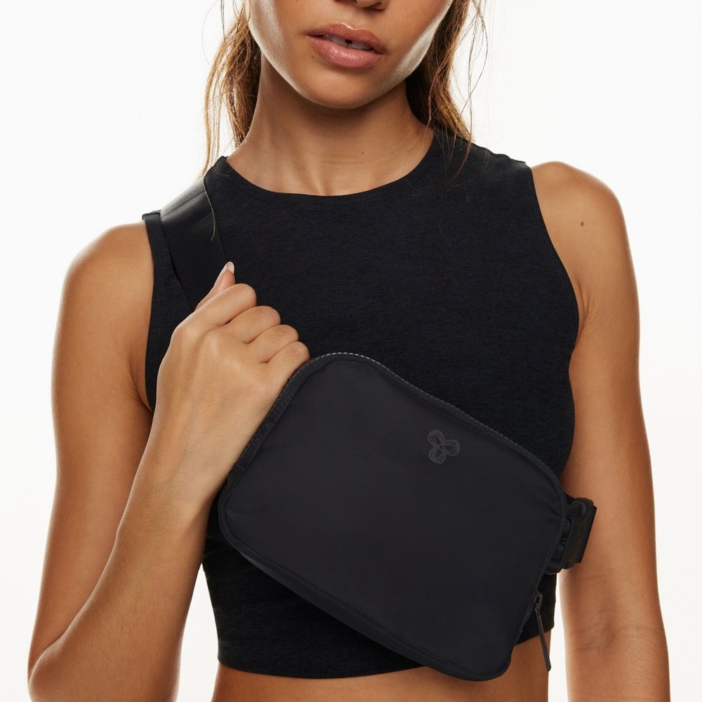 PRICE DROP - TNA On The Way Waist Bag